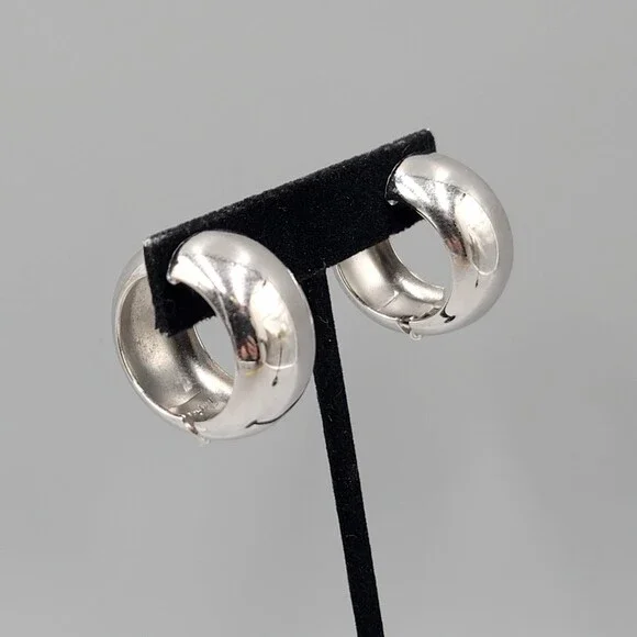 Vintage Napier Wide Hoops Clip on Earrings Signed 1.25 in - Picture 4 of 8